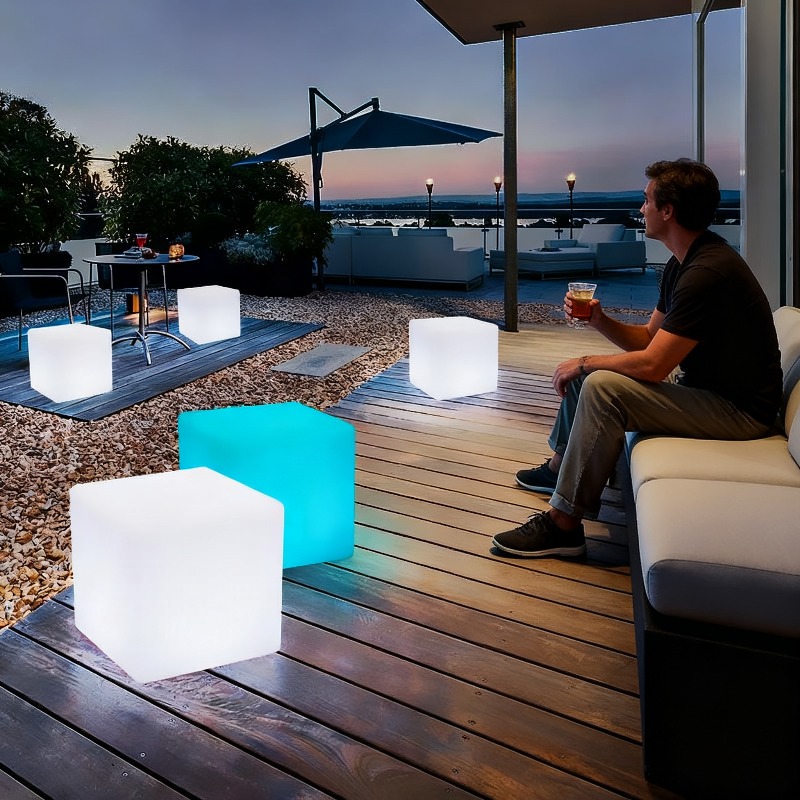 Table d'appoint LED en PE recy - Outdoor Furniture Recycled Plastic avis et prix